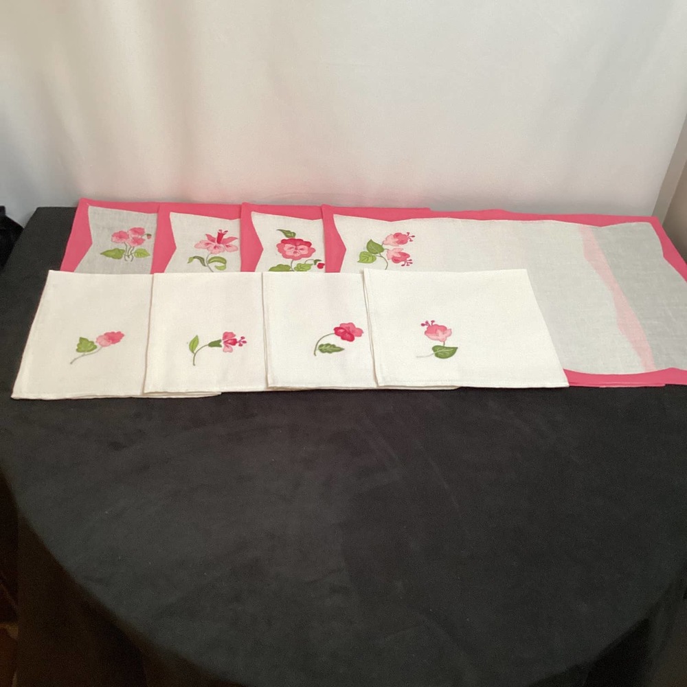 Set of 4 Placemats and 4 napkins